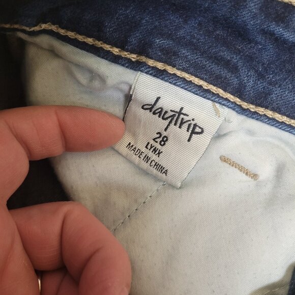 Buckle Daytrip Jean Shorts Lynx Women's 28 Dark Wash Denim Thick Stitch Mid Rise - Picture 8 of 12